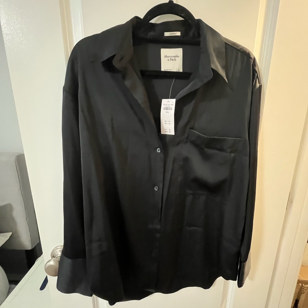 Black silk Abercrombie & Fitch button down